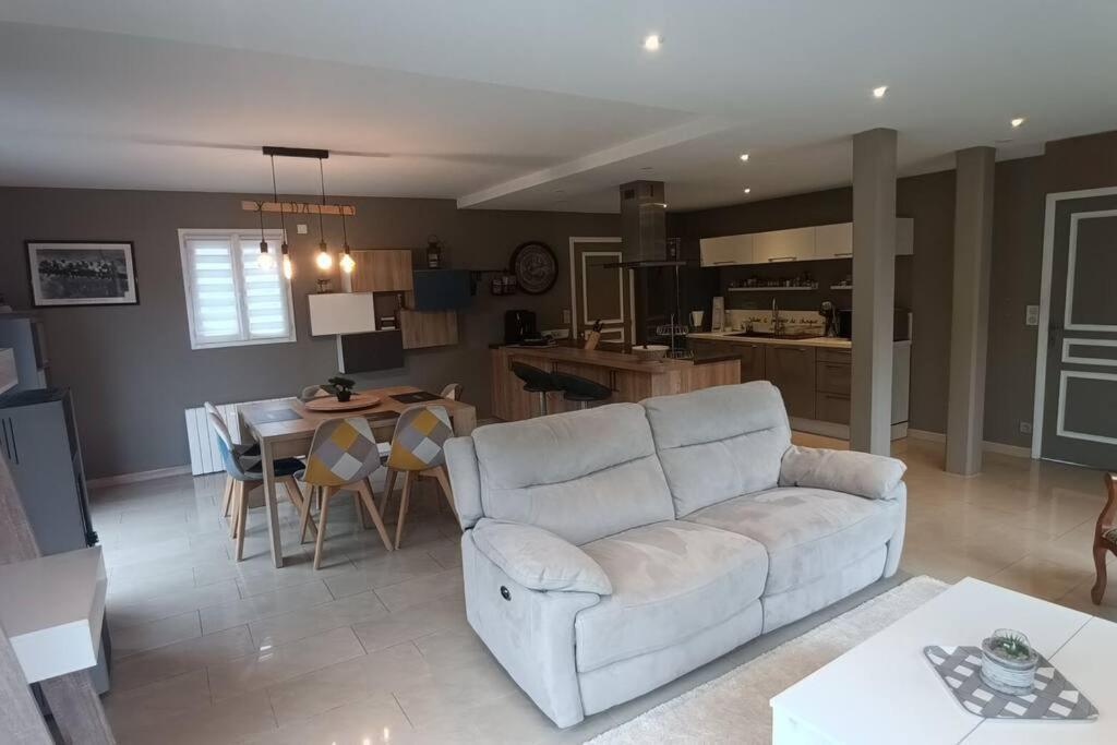 Grande Maison Entiere De 120M2 Epron Eksteriør bilde